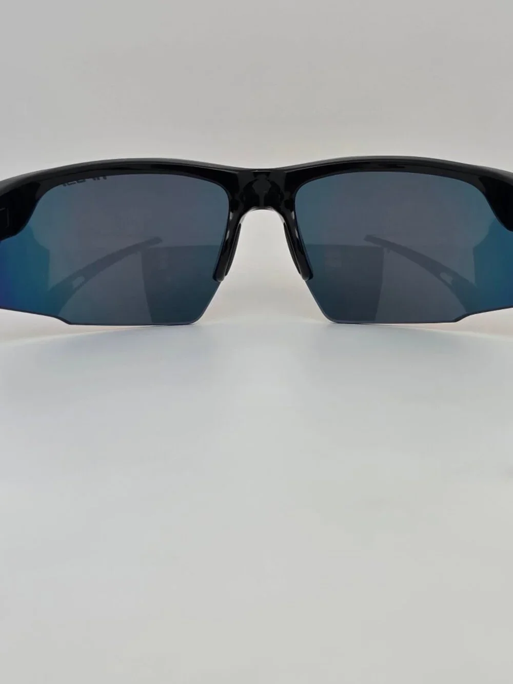 Tifosi Centus Golf Gloss Black Frame Red Mirror Lens Sunglasses w/ Case Taiwan
